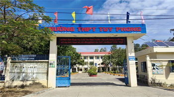 Thủ khoa khối D1: LÊ QUỐC DUY – Học sinh Trường THPT Tuy Phong
