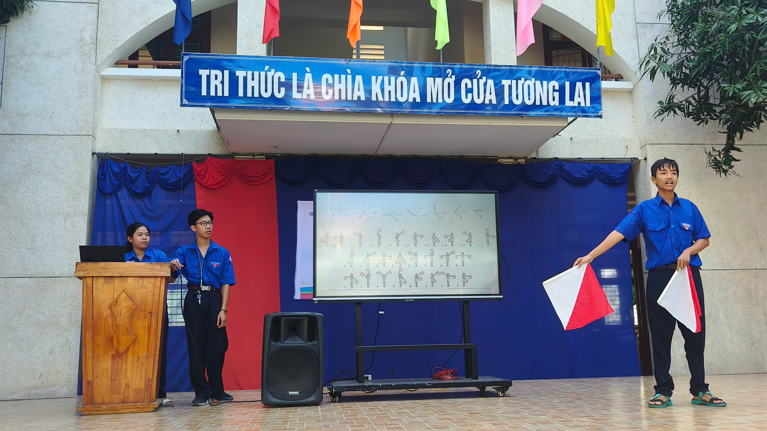 tap huan cong tac doan THPT Tuy Phong 06