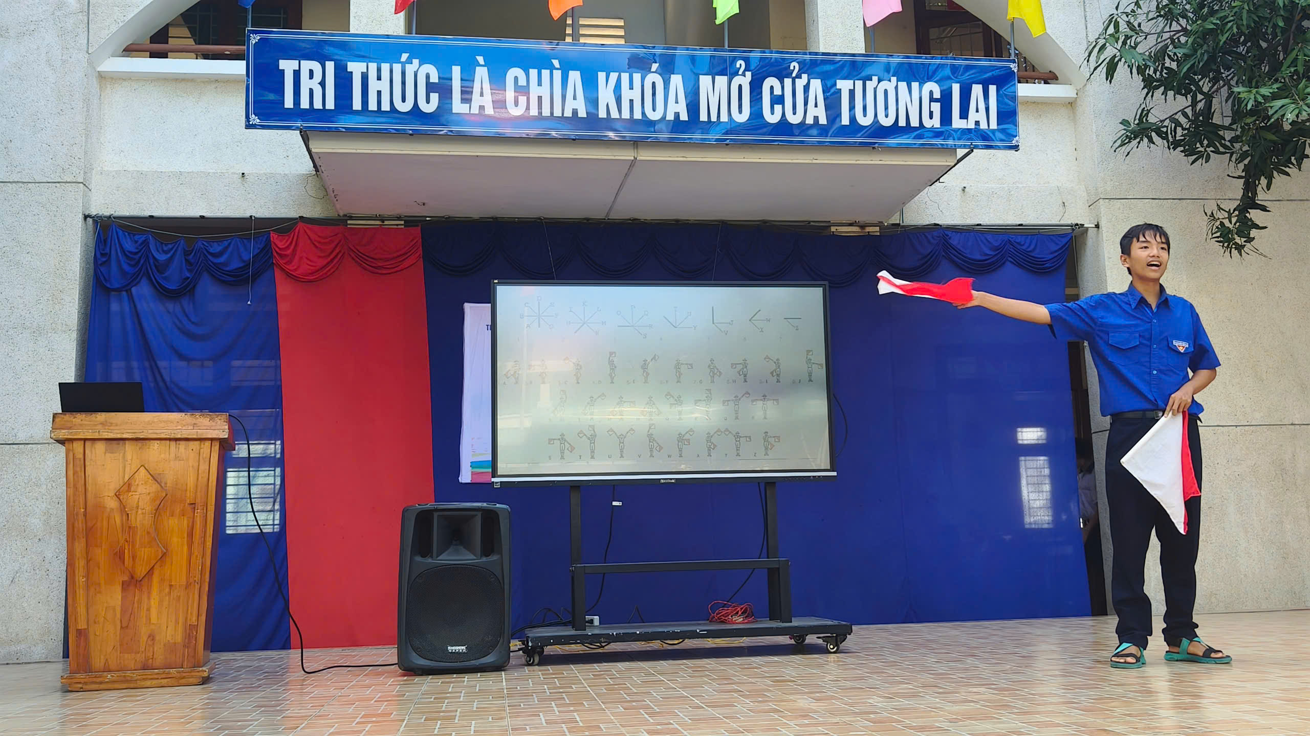 tap huan cong tac doan THPT Tuy Phong 07
