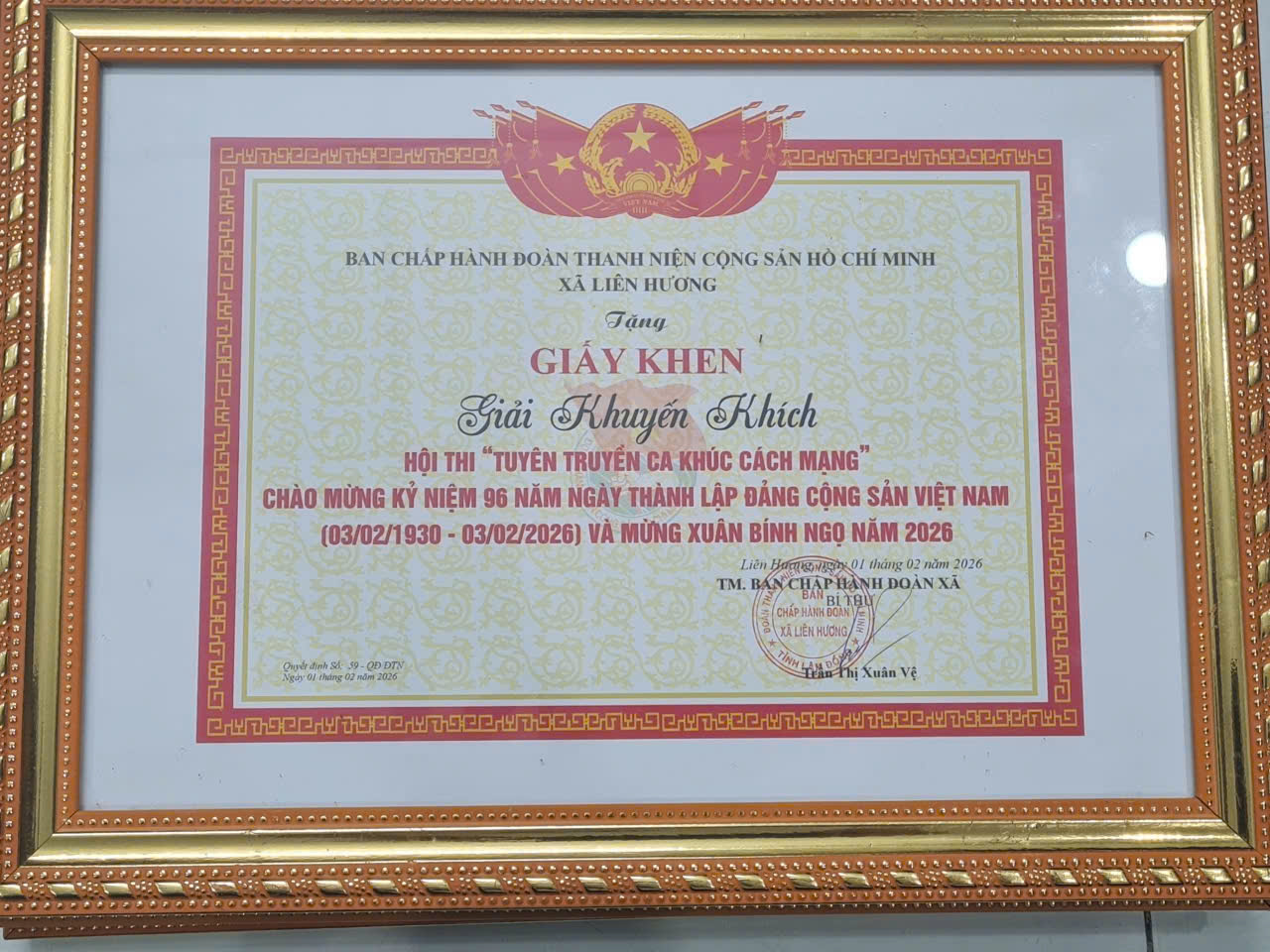 tuyen truyen ca khuc cach mang THPT Tuy Phong 10