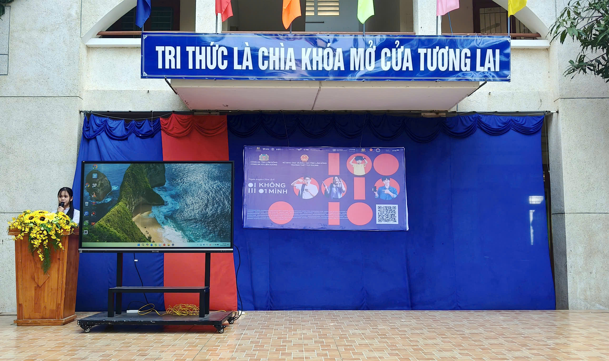 tuyen truyen chien dich khong mot minh THPT Tuy Phong 04