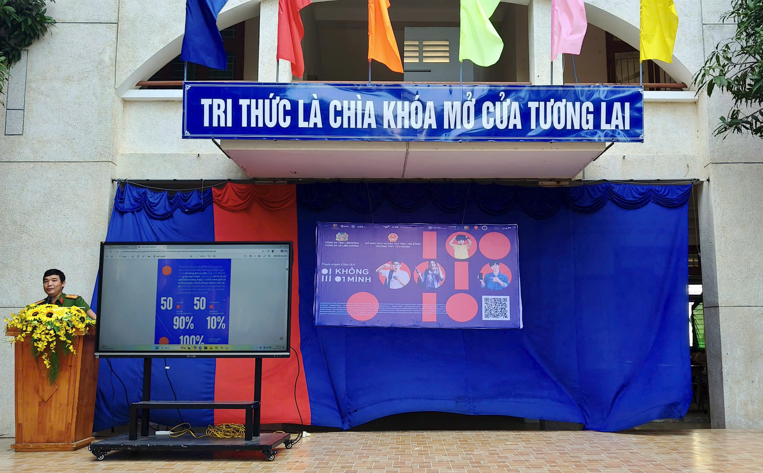 tuyen truyen chien dich khong mot minh THPT Tuy Phong 05